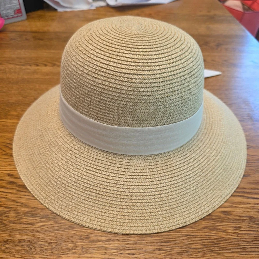 Furtalk Womens M/L Woven Straw Wide Brim Sun Hat White Ribbon Adjustable Strap